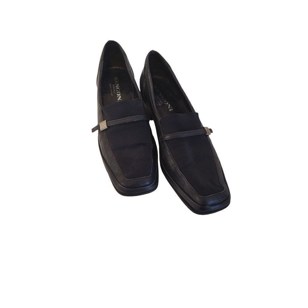 Navy Blue Rangoni Shoes in a size 6